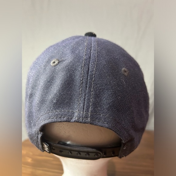 Helly Hansen Flat Brim Mesh Back Trucker Hat Canadian Maple Leaf Patch - Picture 8 of 11